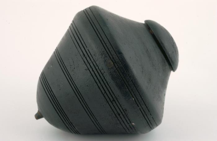 <strong>Top (Gasing)</strong><br>
XXXX-08913<br>
Undated<br>
Collection of National Museum of Singapore, National Heritage Board